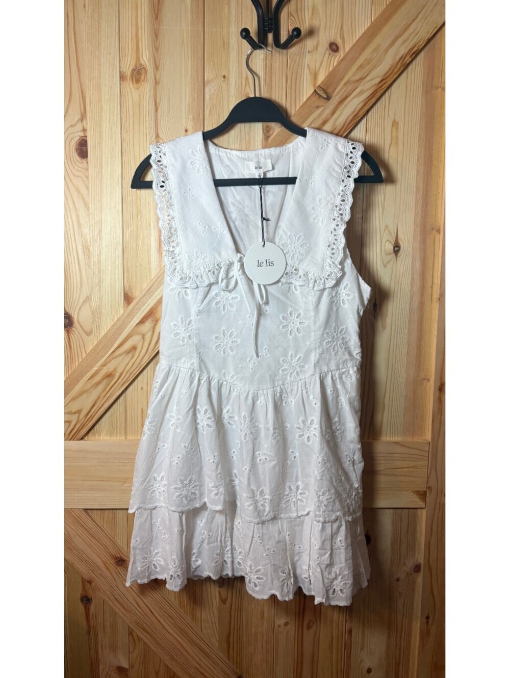Le Lis White Eyelet Sleeveless Dress with Lace Collar and Tiered Skirt NWT Large